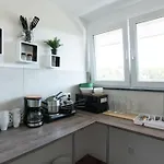Nature Inspiration With Balcony & Grill Bbq In Mitte Central Station 10 Mins & Big Tv With Photo Lights Apartment Duisburg