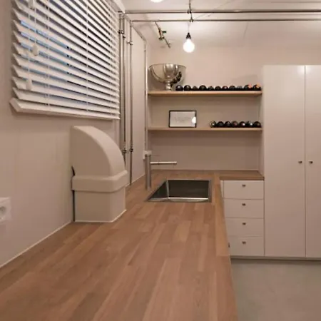 شقة Nature Inspiration With Balcony & Grill Bbq In Mitte Central Station 10 Mins & Big Tv With Photo Lights *