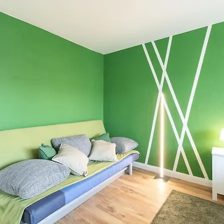 Nature Inspiration With Balcony & Grill Bbq In Mitte Central Station 10 Mins & Big Tv With Photo Lights شقة *