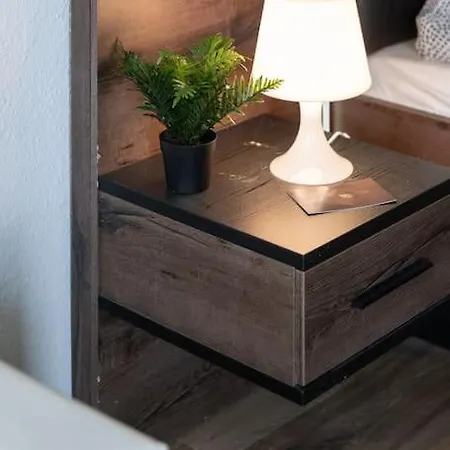 Nature Inspiration With Balcony & Grill Bbq In Mitte Central Station 10 Mins & Big Tv With Photo Lights شقة *