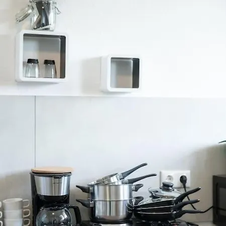 شقة Nature Inspiration With Balcony & Grill Bbq In Mitte Central Station 10 Mins & Big Tv With Photo Lights *