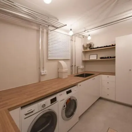 Nature Inspiration With Balcony & Grill Bbq In Mitte Central Station 10 Mins & Big Tv With Photo Lights شقة دوسبرغ