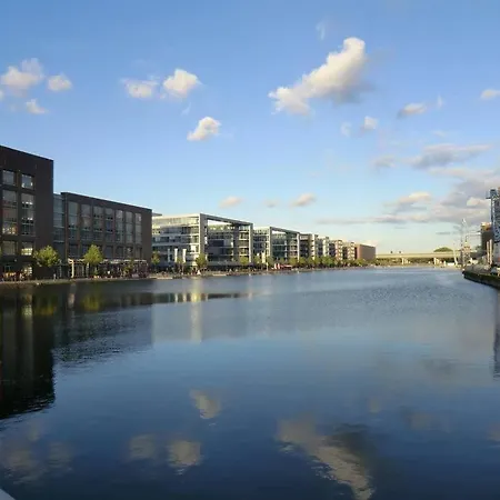 Nature Inspiration With Balcony & Grill Bbq In Mitte Central Station 10 Mins & Big Tv With Photo Lights دوسبرغ
