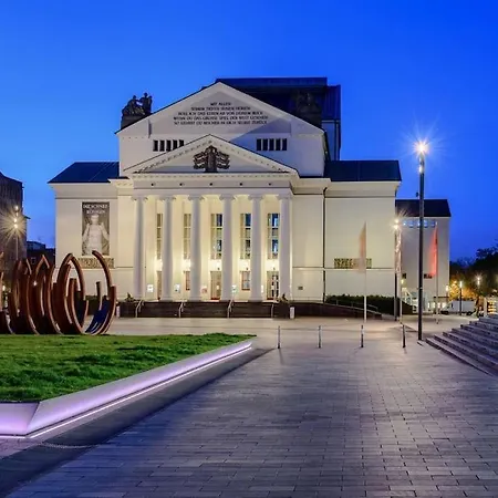 Apartment Nature Inspiration With Balcony & Grill Bbq In Mitte Central Station 10 Mins & Big Tv With Photo Lights