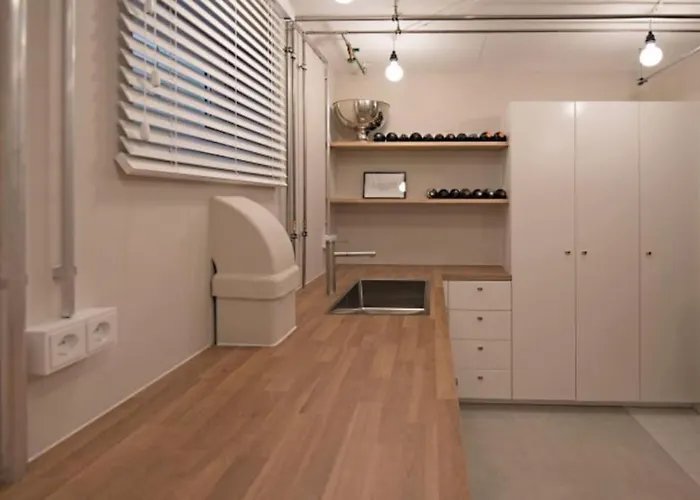 Apartman Nature Inspiration With Balcony & Grill Bbq In Mitte Central Station 10 Mins & Big Tv With Photo Lights *