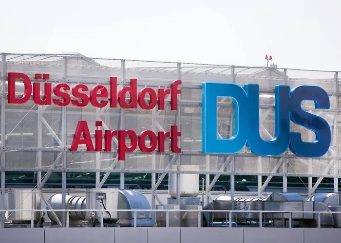 Nature Inspiration With Balcony & Grill Bbq In Mitte Central Station 10 Mins & Big Tv With Photo Lights Apartment Duisburg