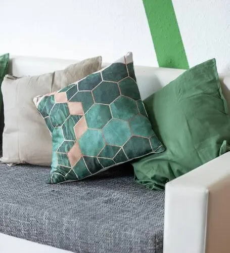 Nature Inspiration With Balcony & Grill Bbq In Mitte Central Station 10 Mins & Big Tv With Photo Lights Apartment