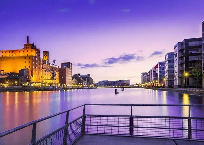 Apartment Nature Inspiration With Balcony & Grill Bbq In Mitte Central Station 10 Mins & Big Tv With Photo Lights *
